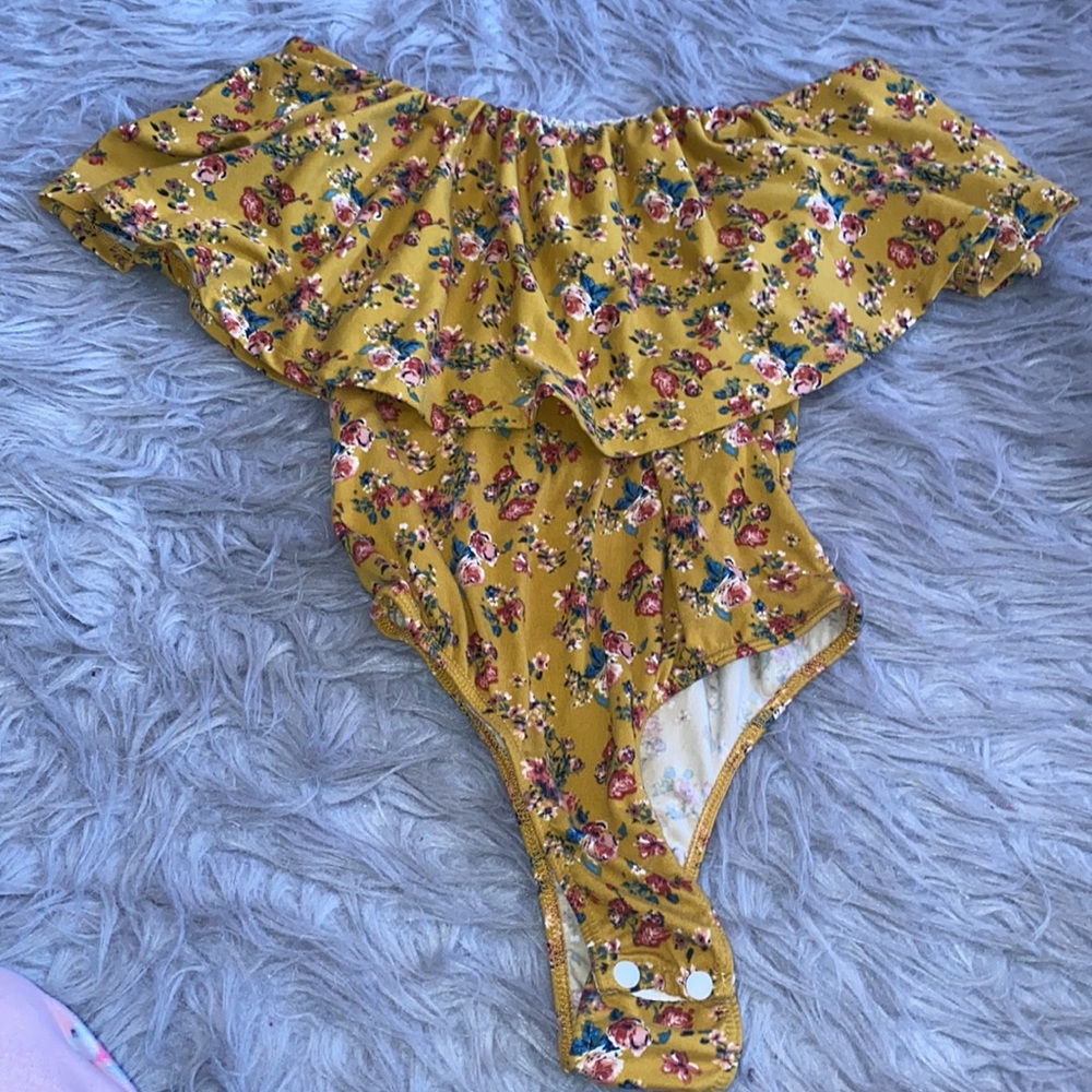 Stretchable. - Picture 2 of 2